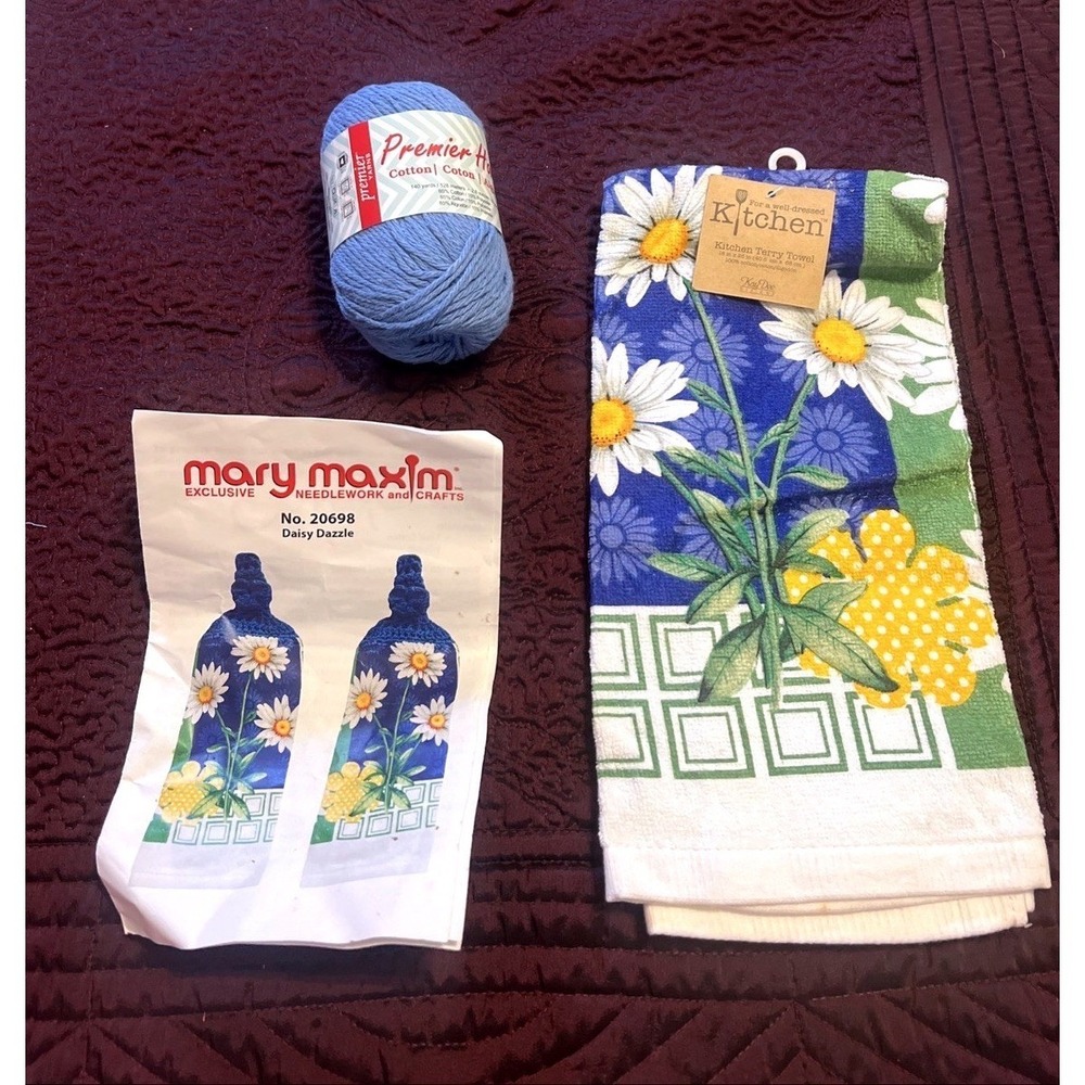New Vintage Mary Maxim Daisy Doodle crochet towel topper kit, No. 20698 Blue USA